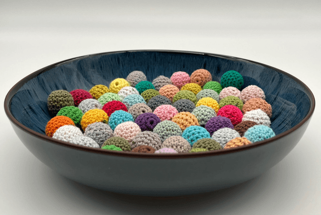 Textured carry and fetch cat ball (2cm)
